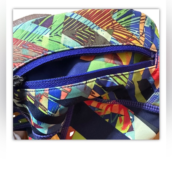 Athleta Women’s Sonar Crop‎ Capri Leggings Kaleidoscope Multicolor, XXSmall - Picture 3 of 4